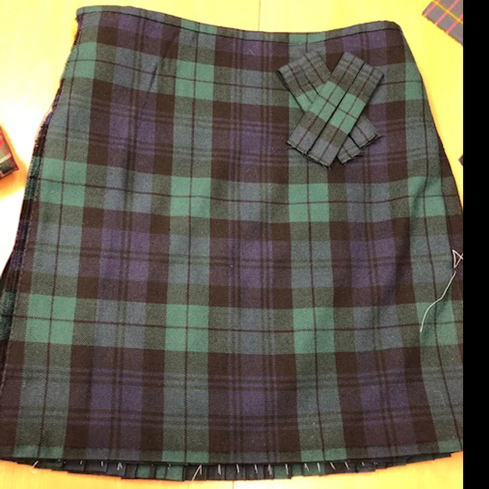 Black Watch Modern Heavyweight Hand Stitched Kilt - Image 4