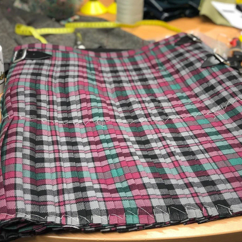 Borthwick Ancient Heavyweight Hand Stitched Kilt - Image 3