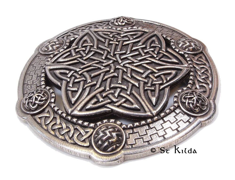 Celtic Key Plaid Brooch - Image 3