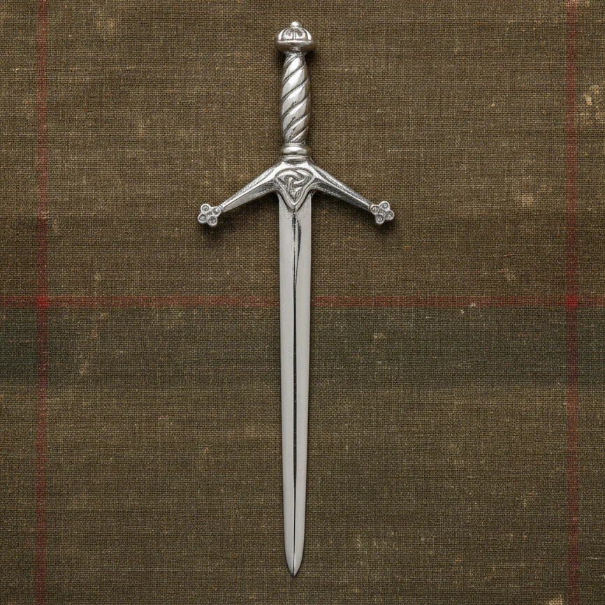 Claidhmhor Kilt Pin