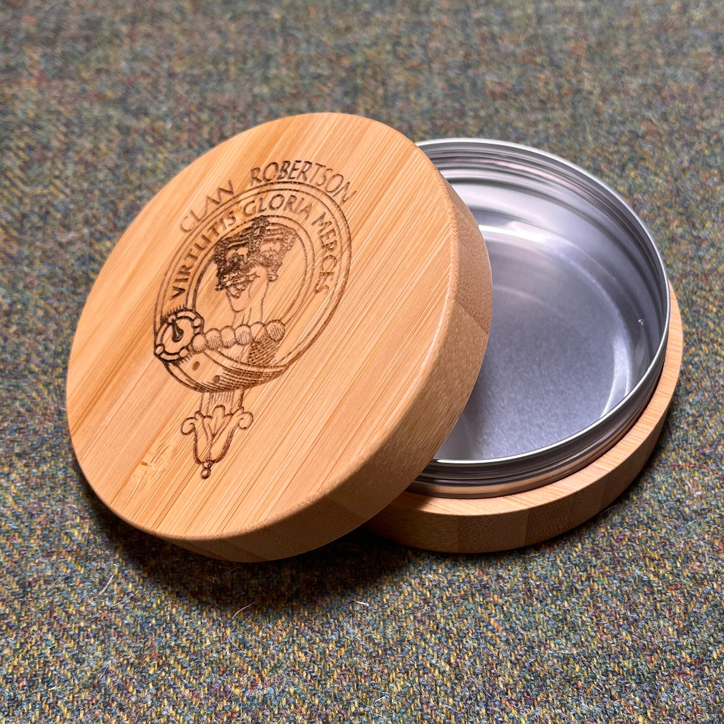 Clan Crest Bamboo Tin - Image 2