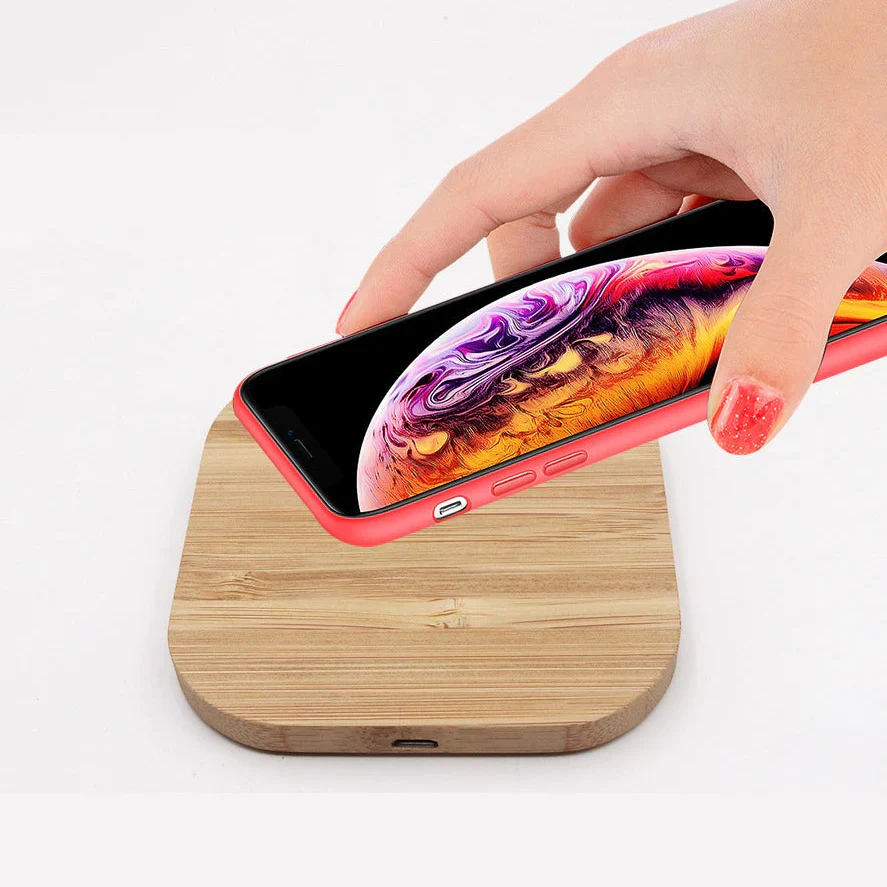 Clan Crest Bamboo Wireless Phone Charger - Image 3