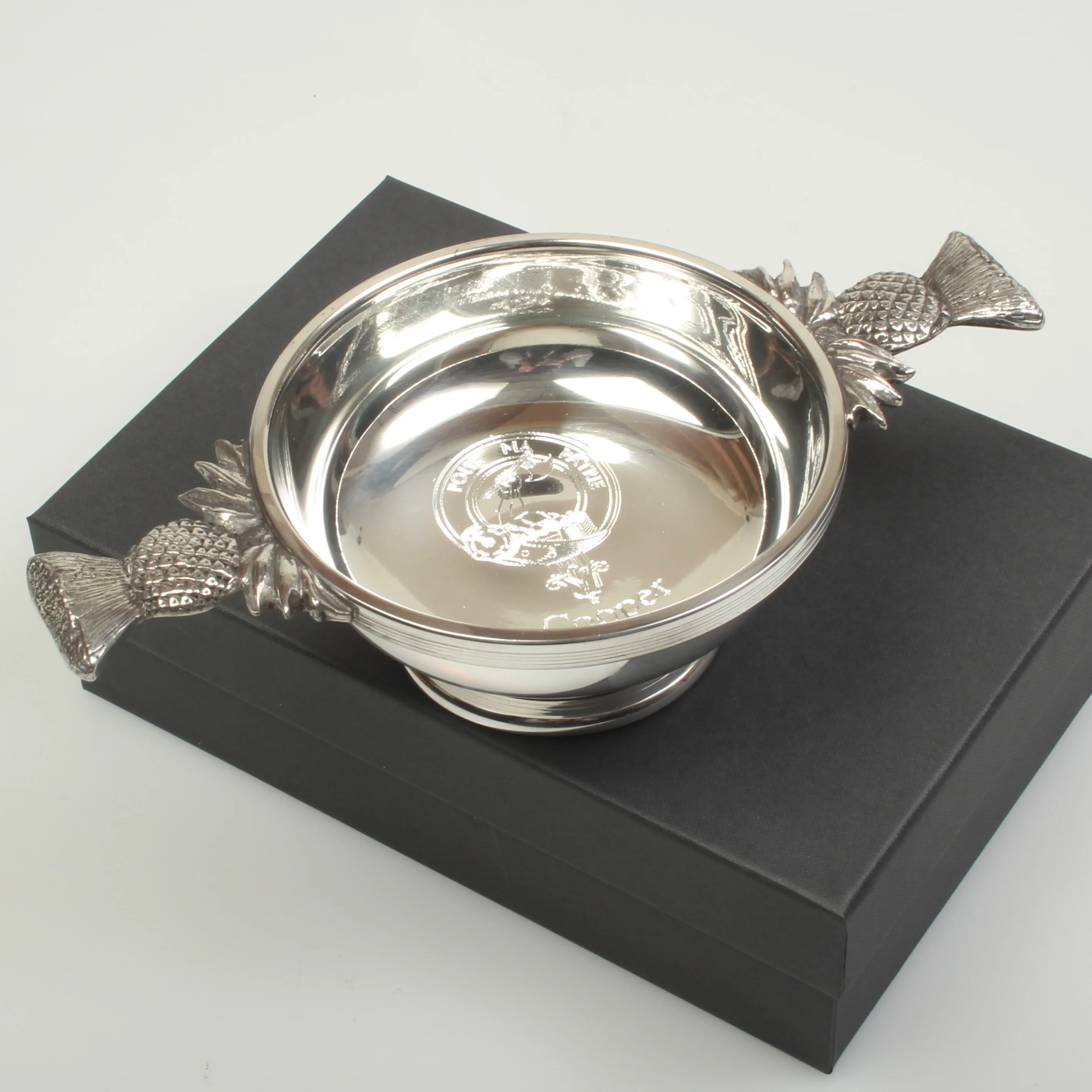 Clan Crest Engraved Large Thistle Handle Quaich - Image 4