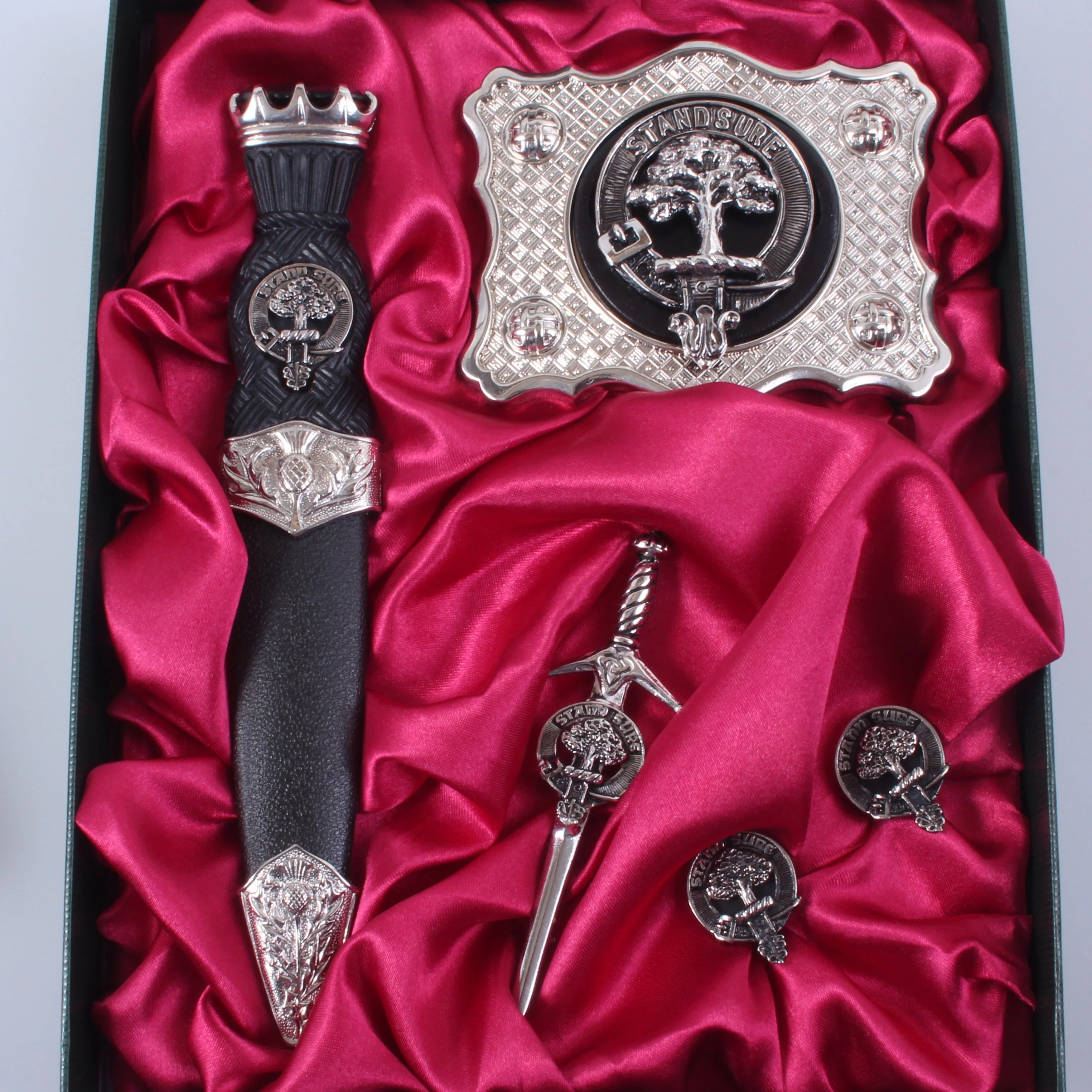 Clan Crest Kilt Accessory Gift Set - Image 2