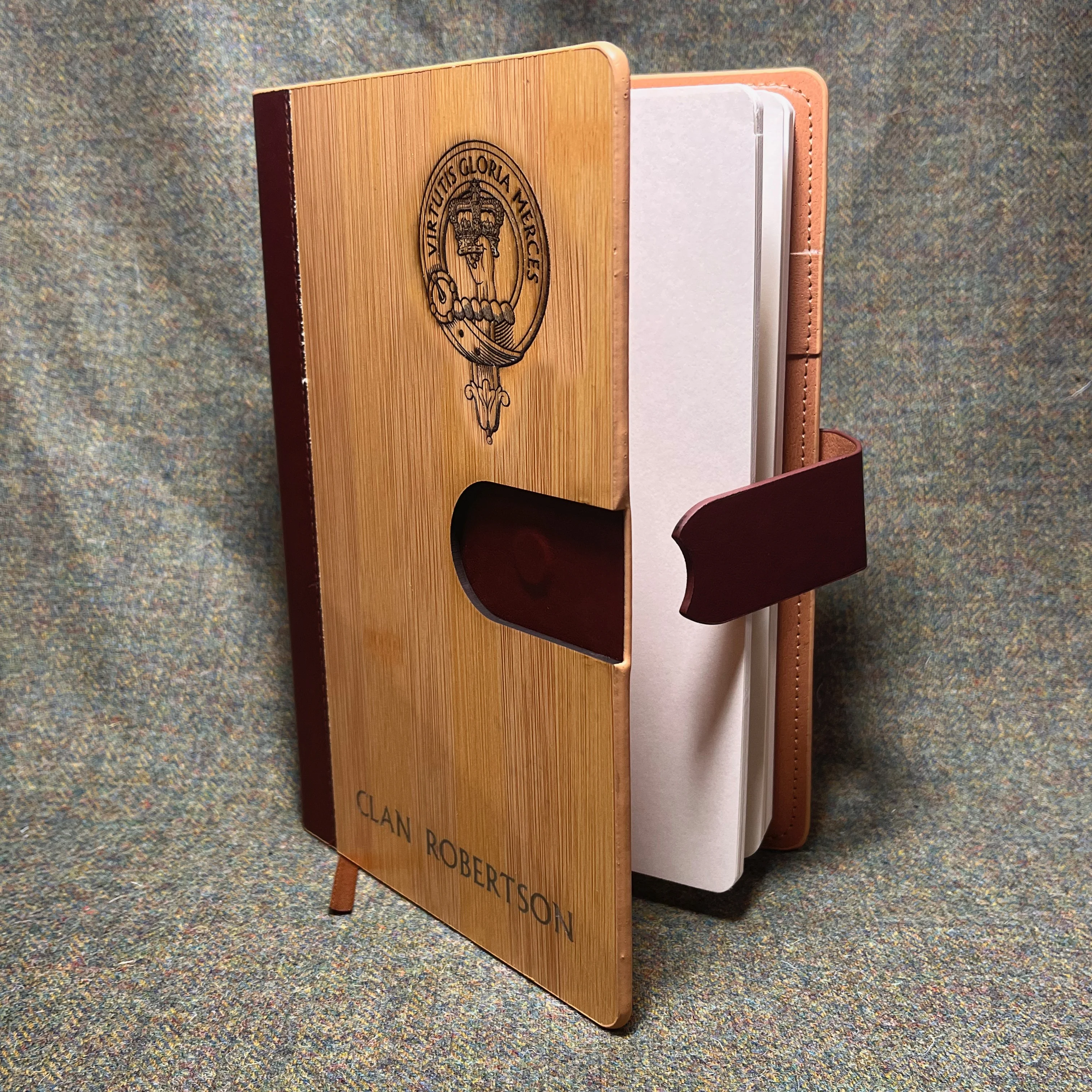 Clan Crest Luxury Bamboo Covered Notebook Boxed Set - Image 6