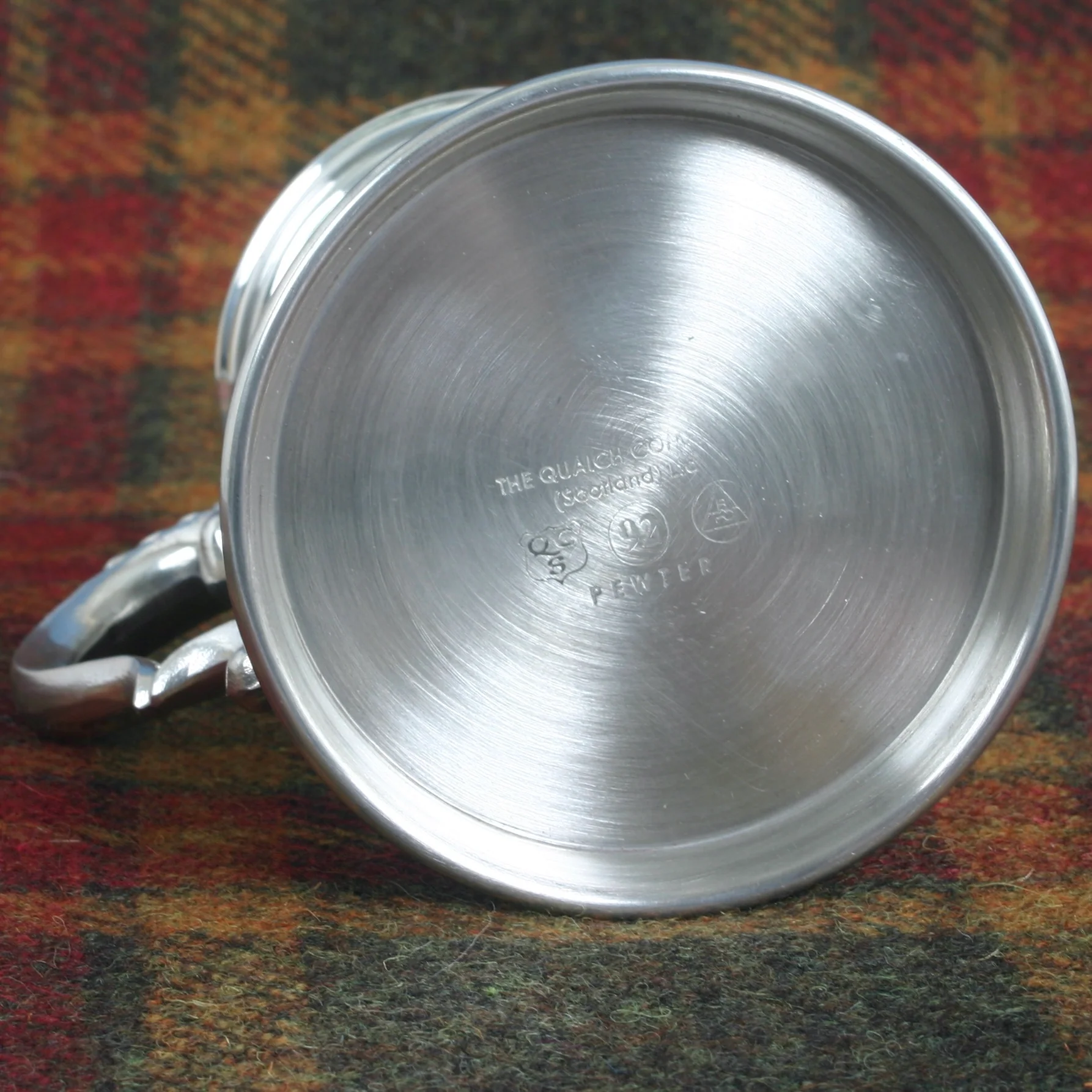 Clan Crest One Pint Pewter Tankard with Extra Engraving - Image 4