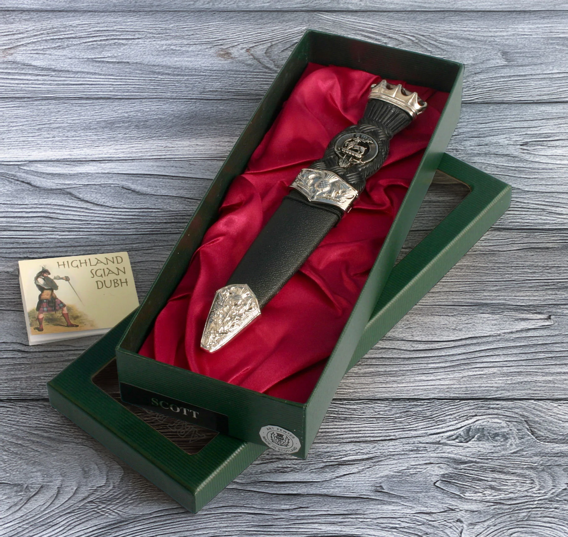Clan Crest Sgain Dubh - Thistle Stone Top
