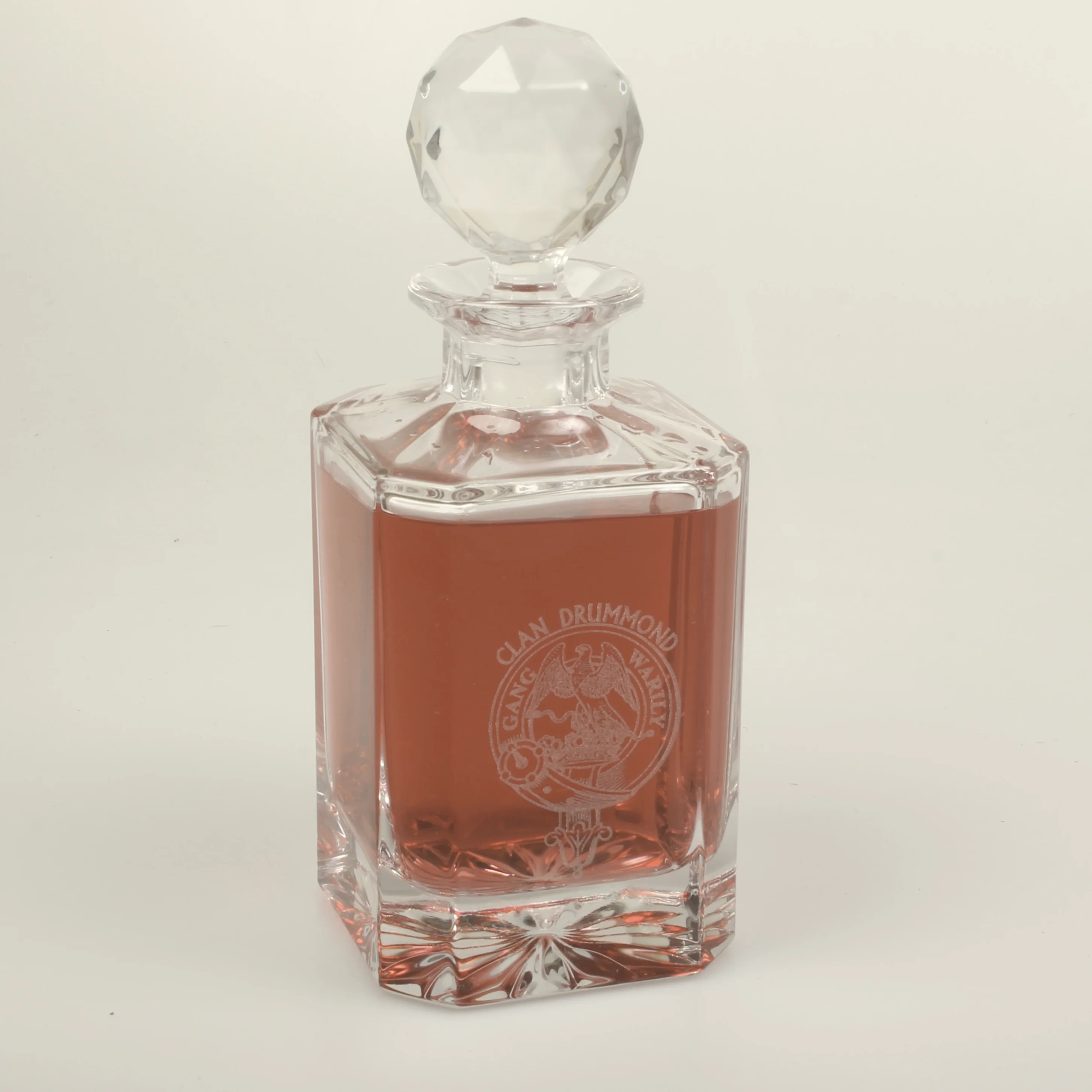 Clan Crest Glass Whisky Decanter - Image 2
