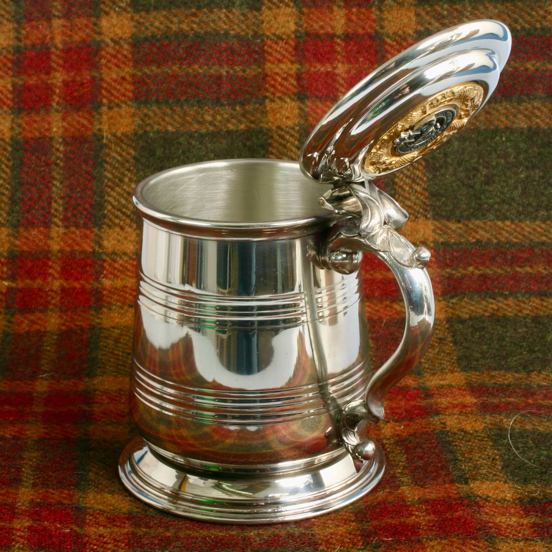 Pewter Tankard With Gold Trim - Image 2
