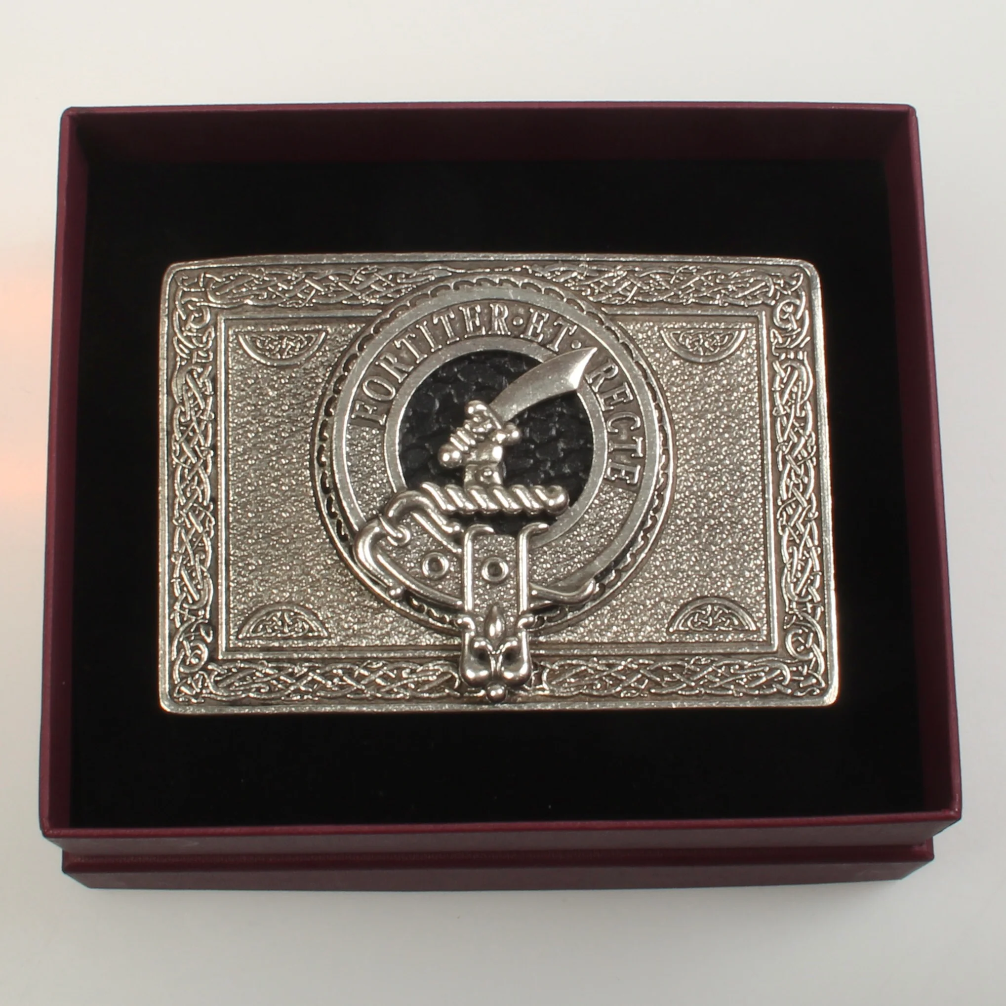 Elliot Pewter Clan Crest Buckle For Kilt Belts - Image 4