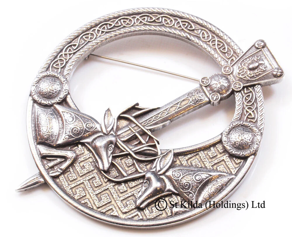 Fighting Stags Penannular Plaid Brooch