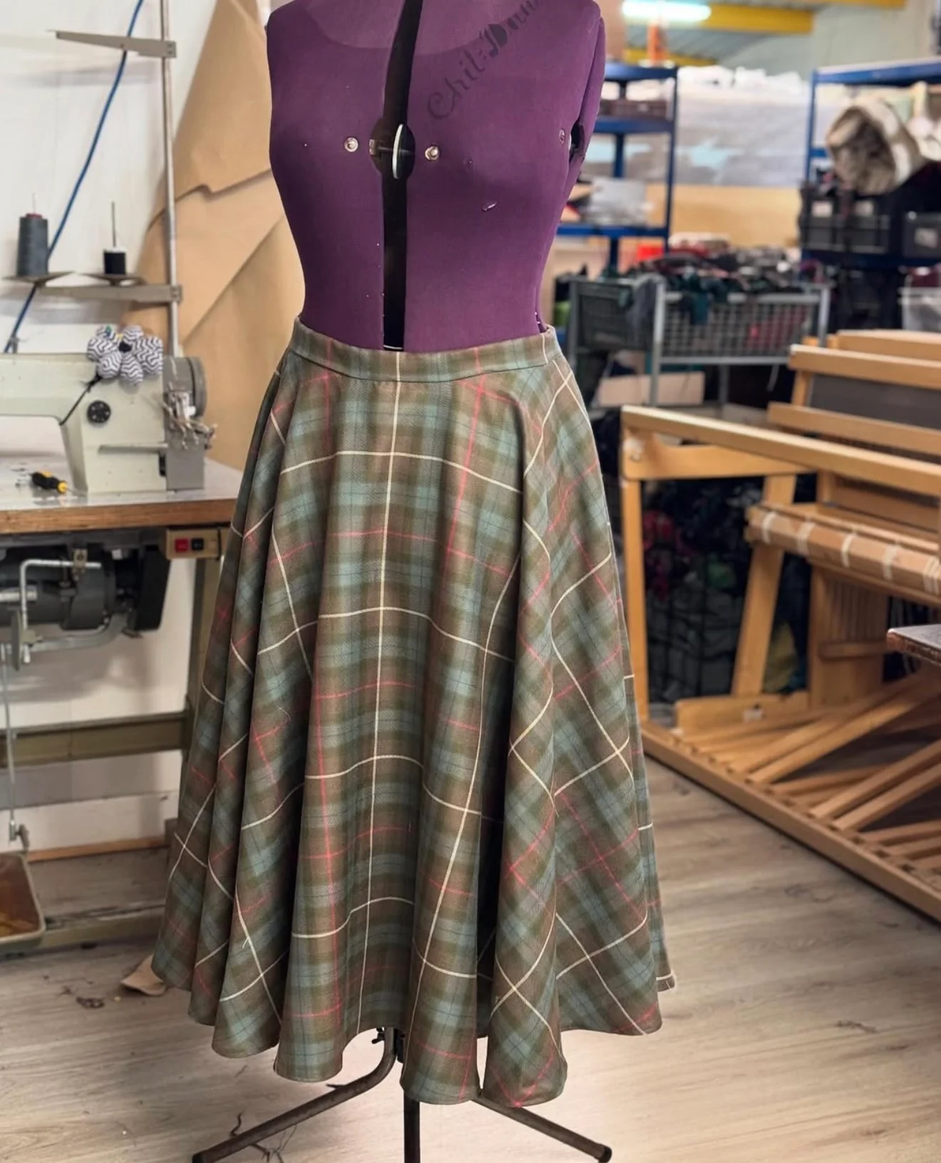 Full Lined Tartan Circle Skirt in Fraser Weathered - Image 2