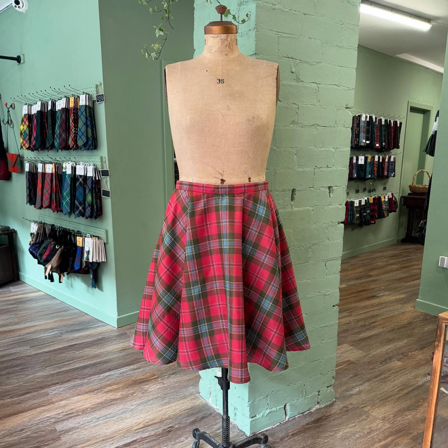 Full Lined Tartan Circle Skirt in MacLean of Duart Modern - Image 3