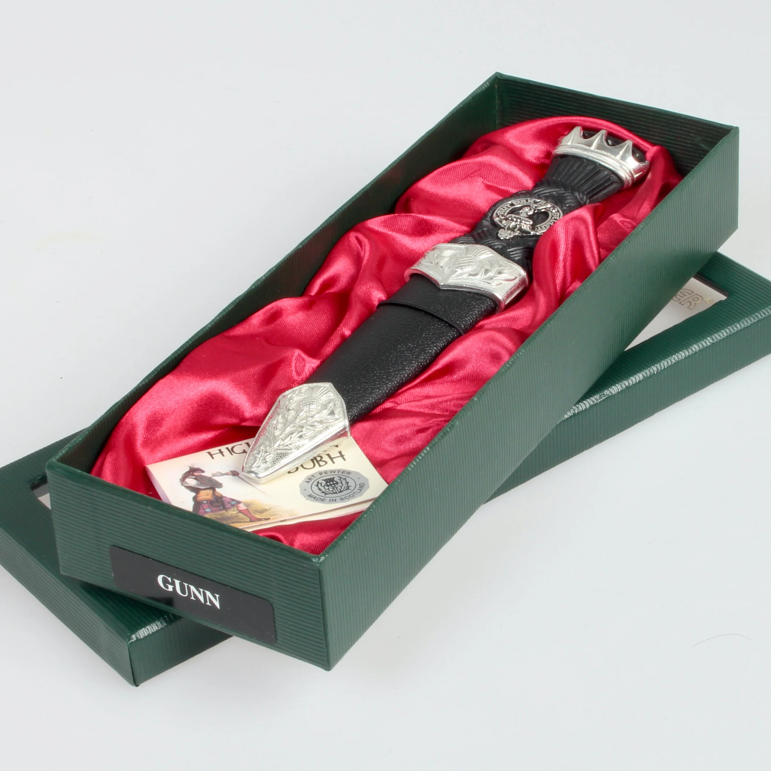 Gunn Clan Crest Stone Top Thistle Design Sgian Dubh