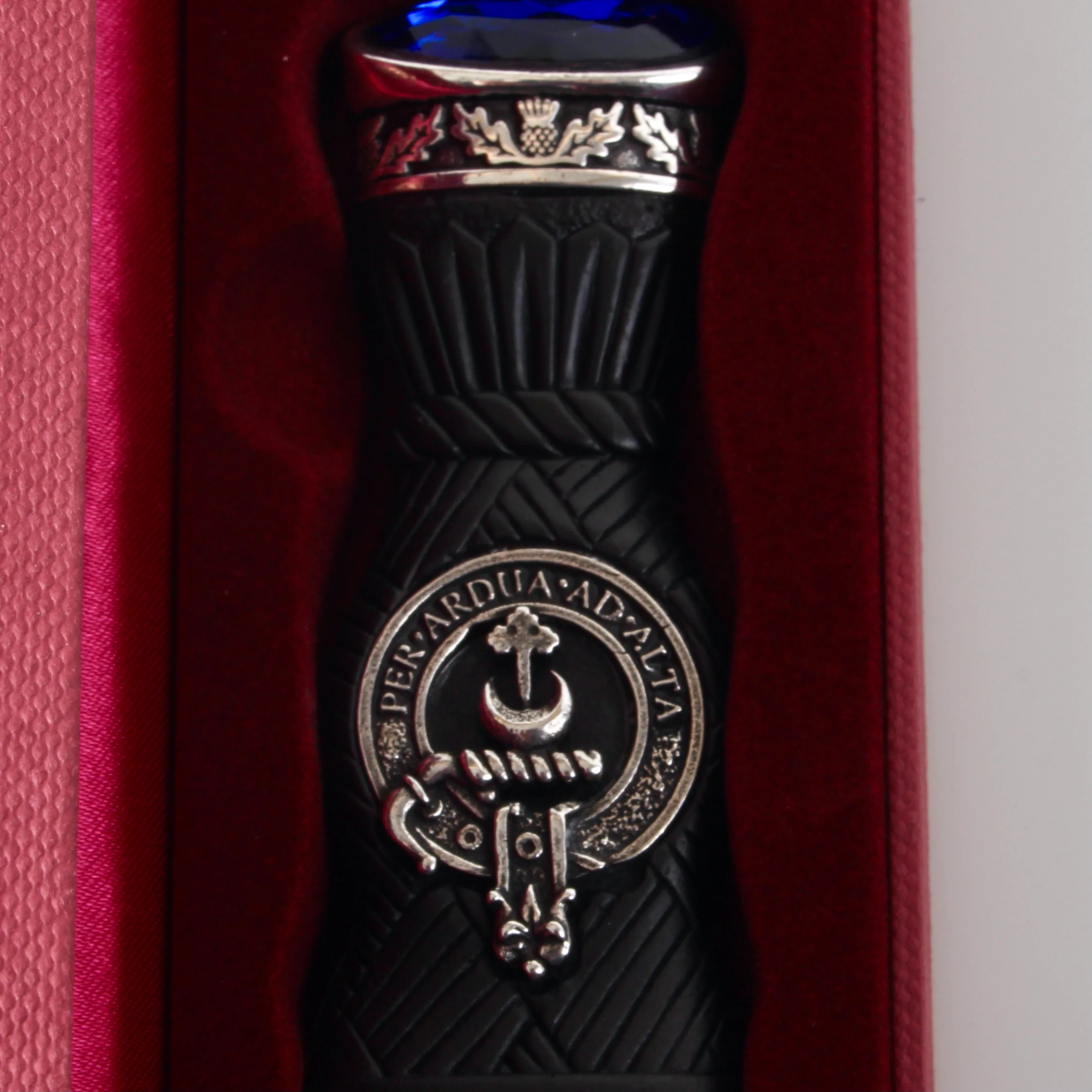 Hannay Clan Crest Sgian Dubh - Stone Top - Image 2