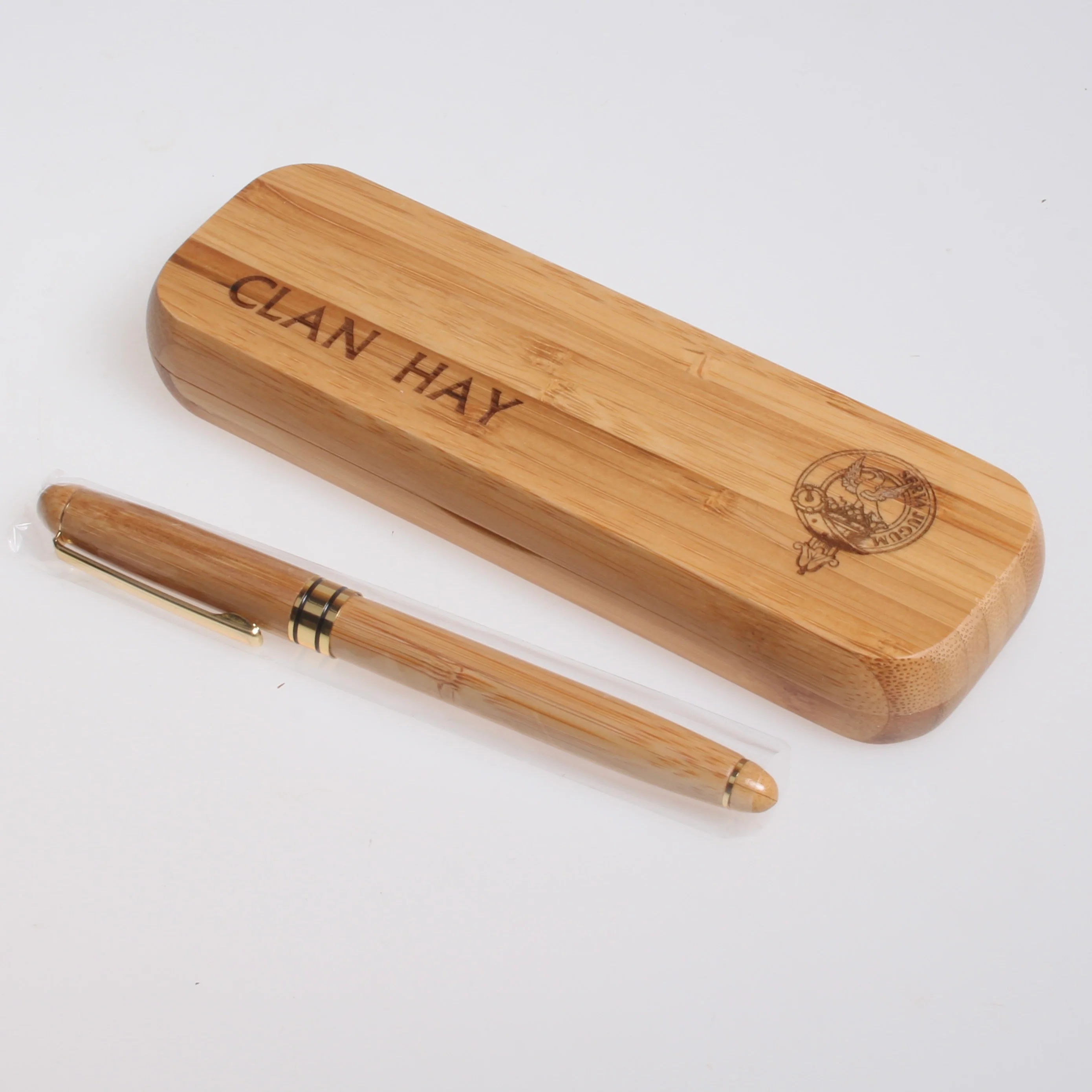 Hay Clan Crest Fountain Pen Case with Pen - Image 3