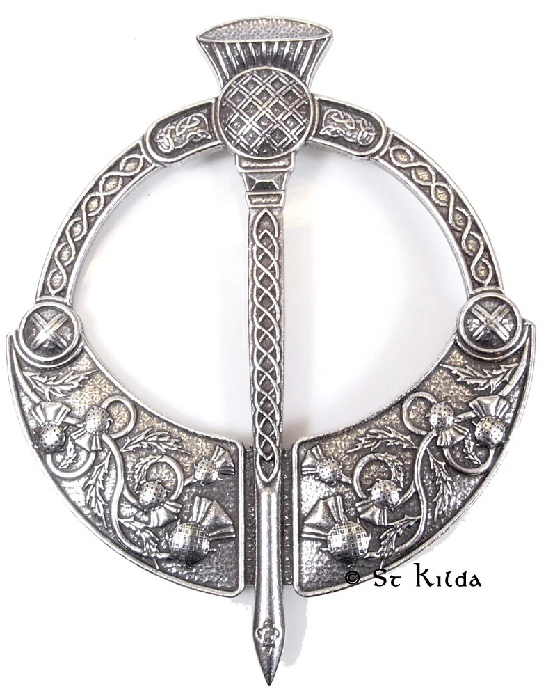 Highland Thistle Penannular Plaid Brooch - Image 3