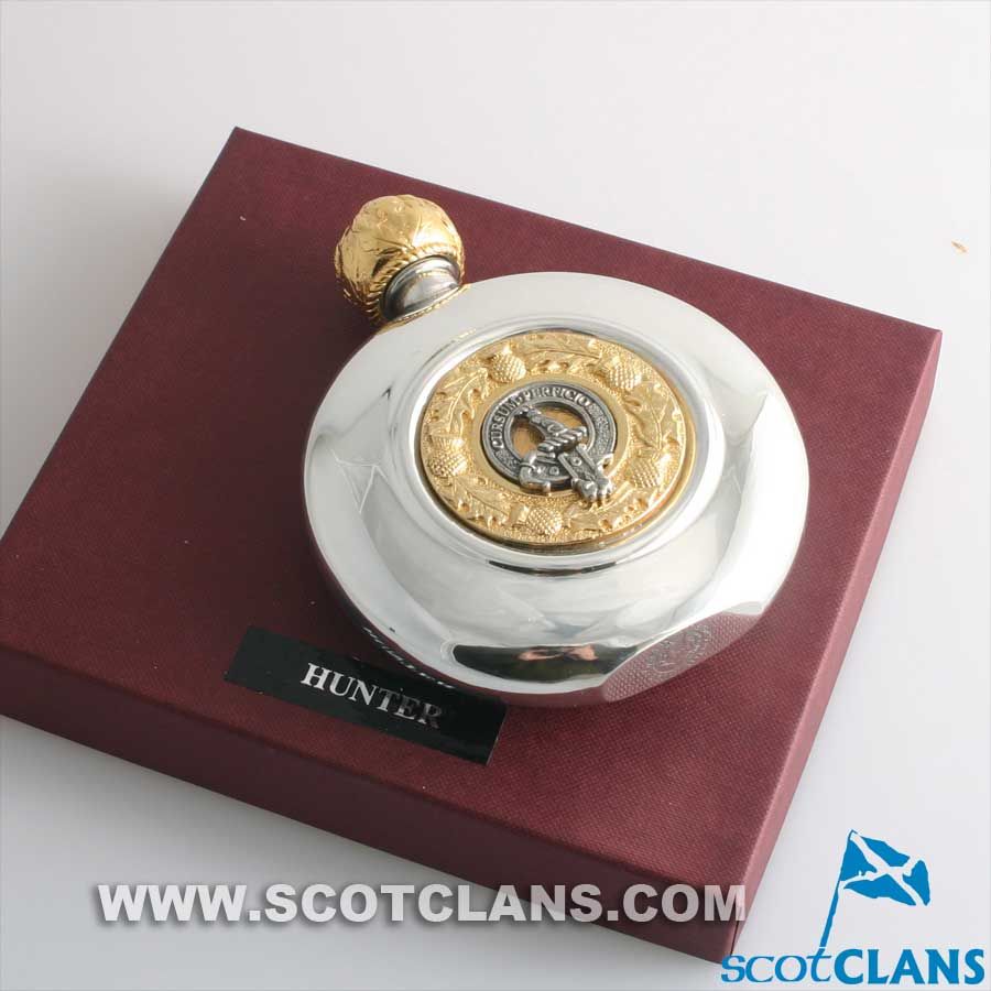 Hunter Clan Crest Pewter Sporran Flask - Image 2