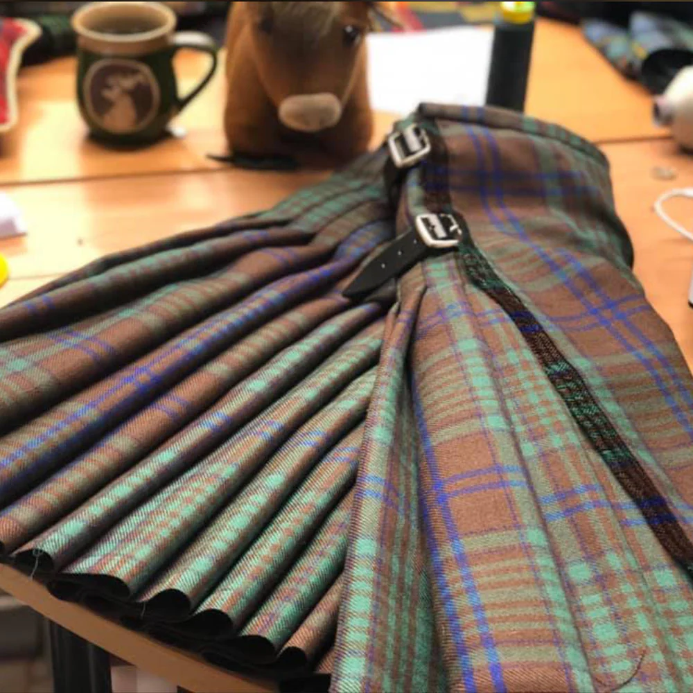 MacGillivray Ancient Heavyweight Hand Stitched Kilt - Image 4