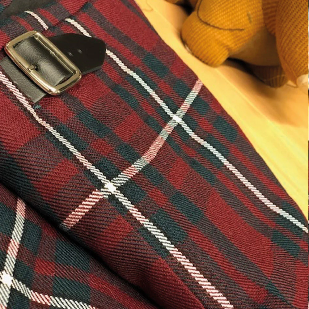 MacGregor Hunting Modern Heavyweight Hand Stitched Kilt - Image 3