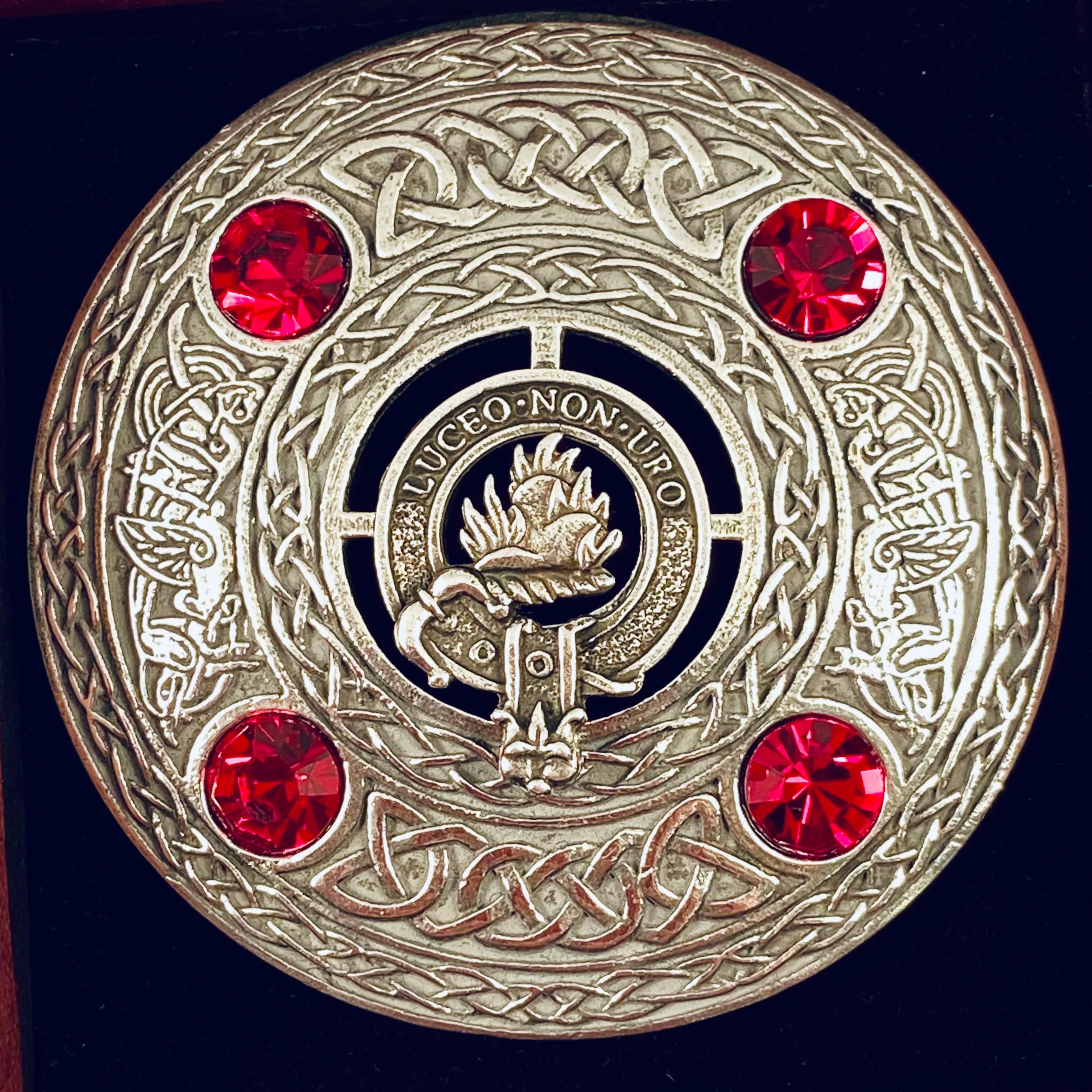 MacKenzie Clan Crest Pewter Plaid Brooch - Image 2