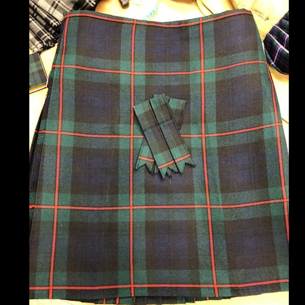 MacKinlay Modern Heavyweight Hand Stitched Kilt - Image 2
