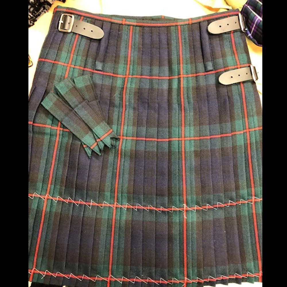 MacKinlay Modern Heavyweight Hand Stitched Kilt - Image 3