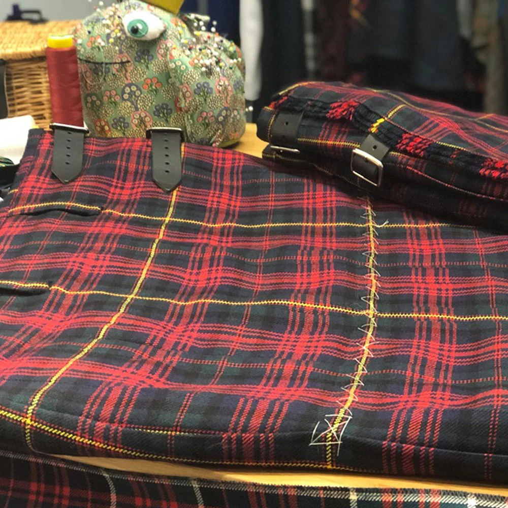MacLennan Modern Heavyweight Hand Stitched Kilt - Image 2