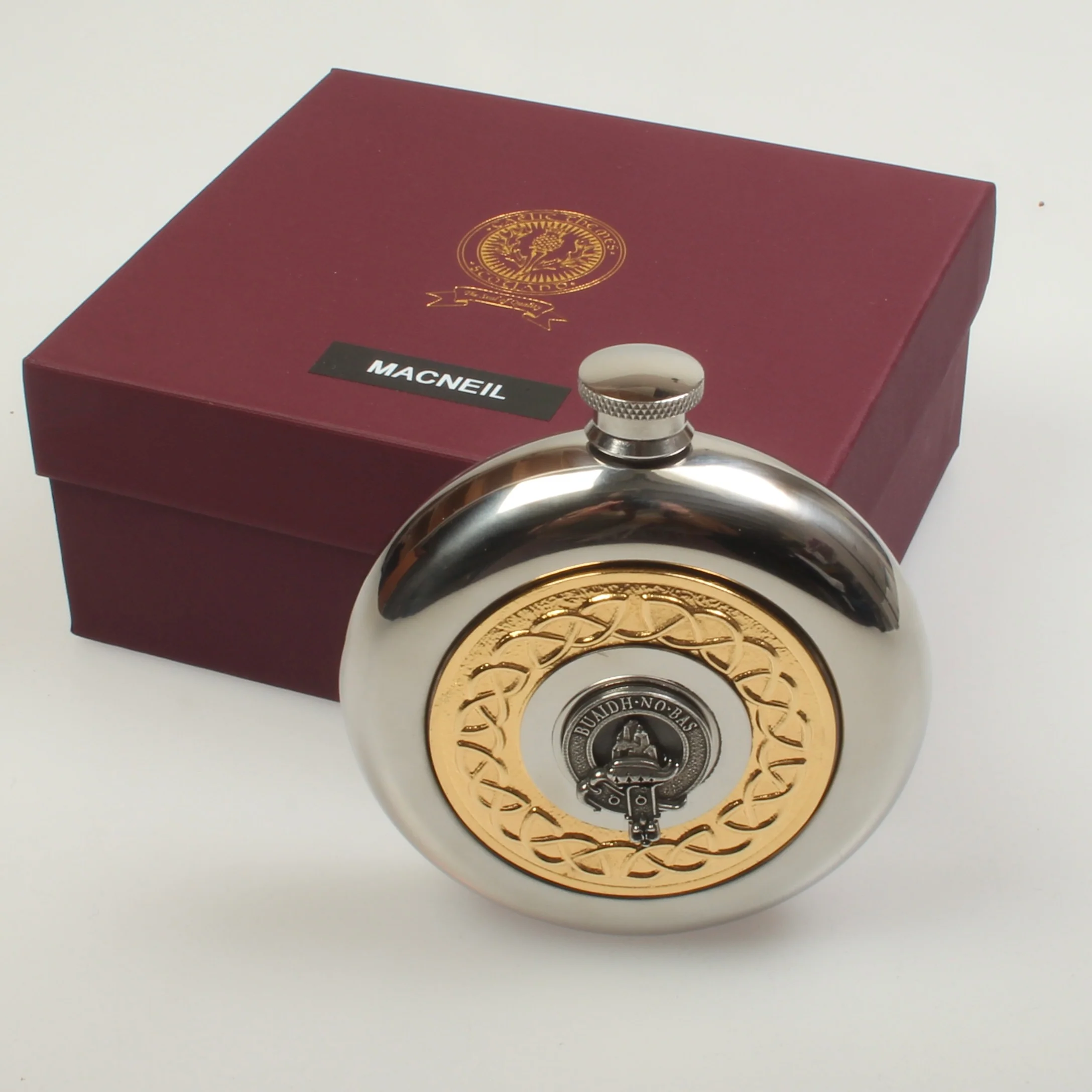 MacNeil Clan Crest Pewter Sporran Flask - Image 4