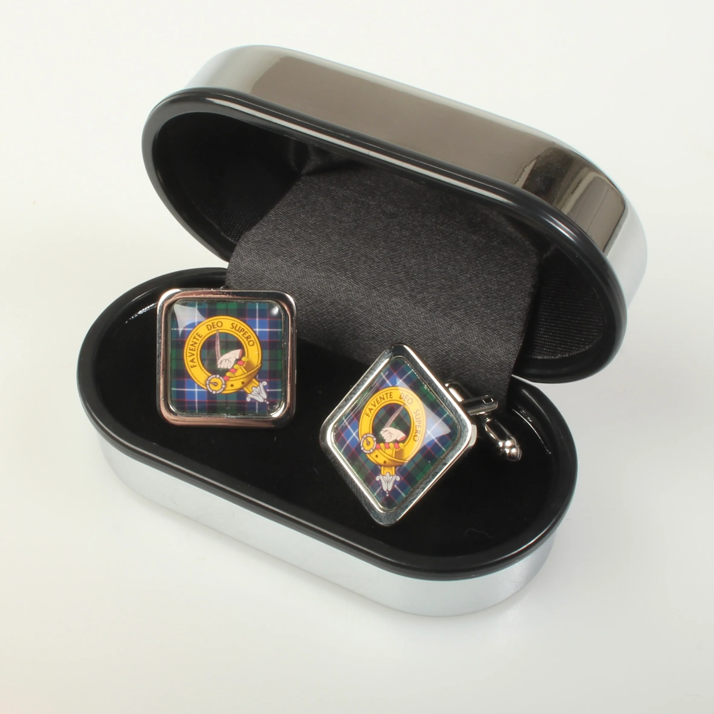 Mitchell Clan Crest Cufflinks - Image 2