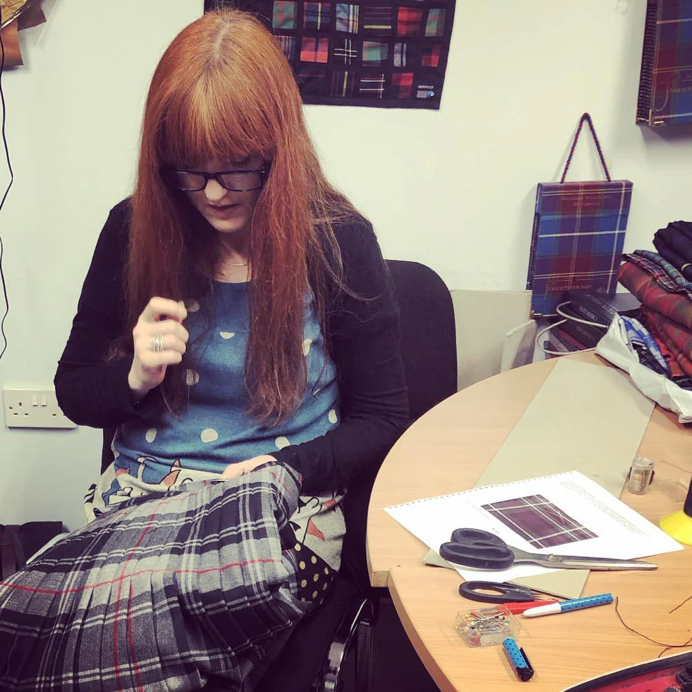 Moffat Modern Heavyweight Hand Stitched Kilt - Image 4