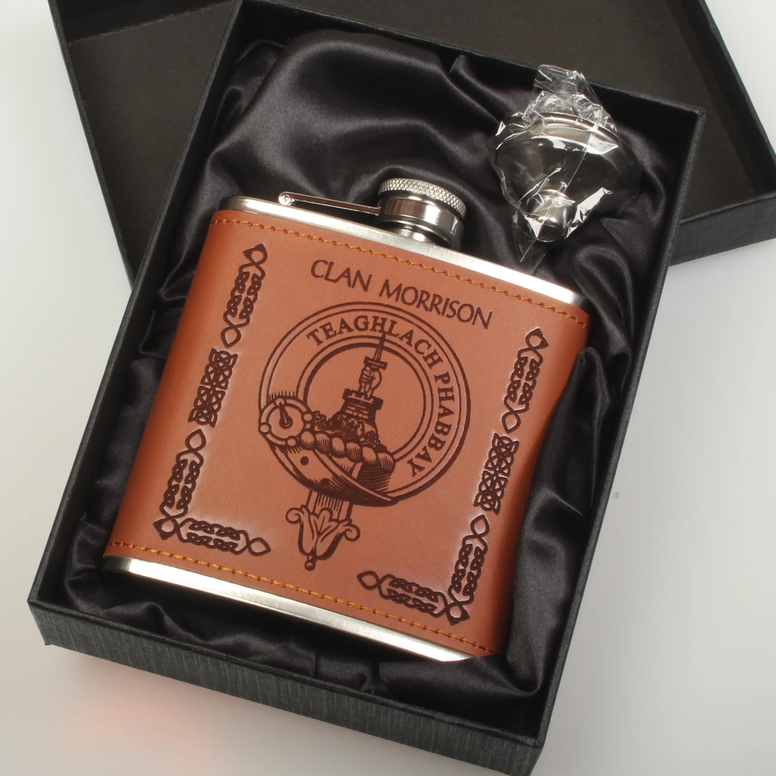 Morrison Clan Crest PU Leather Covered Hip Flask - Image 2