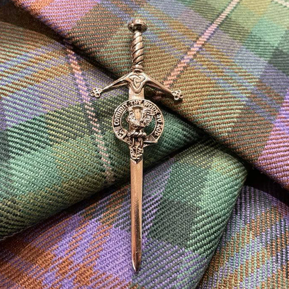 Prince Charlie Kilt Outfit with Medium Weight Kilt & Clan Crest Accessories - Image 8