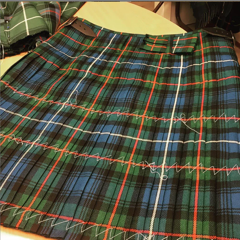 Robertson Hunting Ancient Heavyweight Hand Stitched Kilt - Image 3