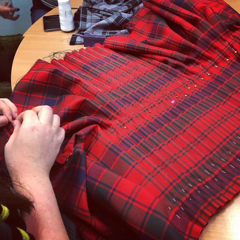Robertson Red Modern Heavyweight Hand Stitched Kilt - Image 3