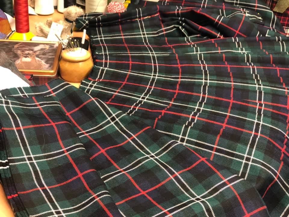 Rose Hunting Modern Heavyweight Hand Stitched Kilt - Image 4