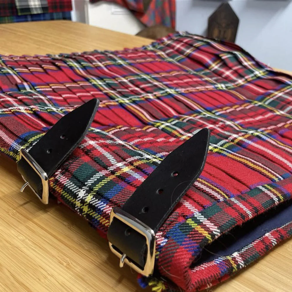 Royal Stewart Heavyweight Hand Stitched Kilt - Image 4