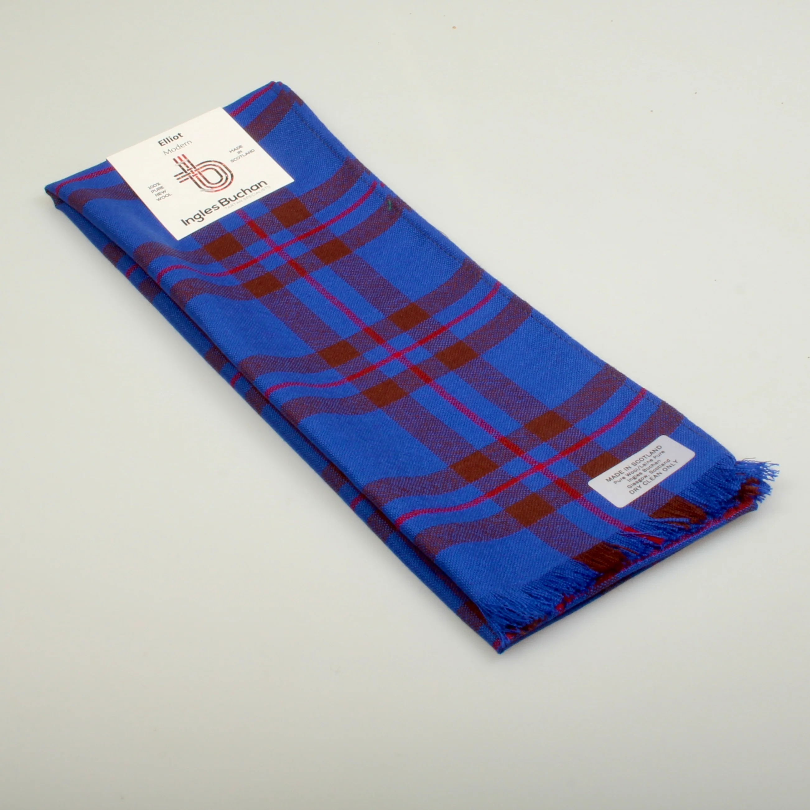 Scarf in Elliot Modern Wool Tartan - Image 4