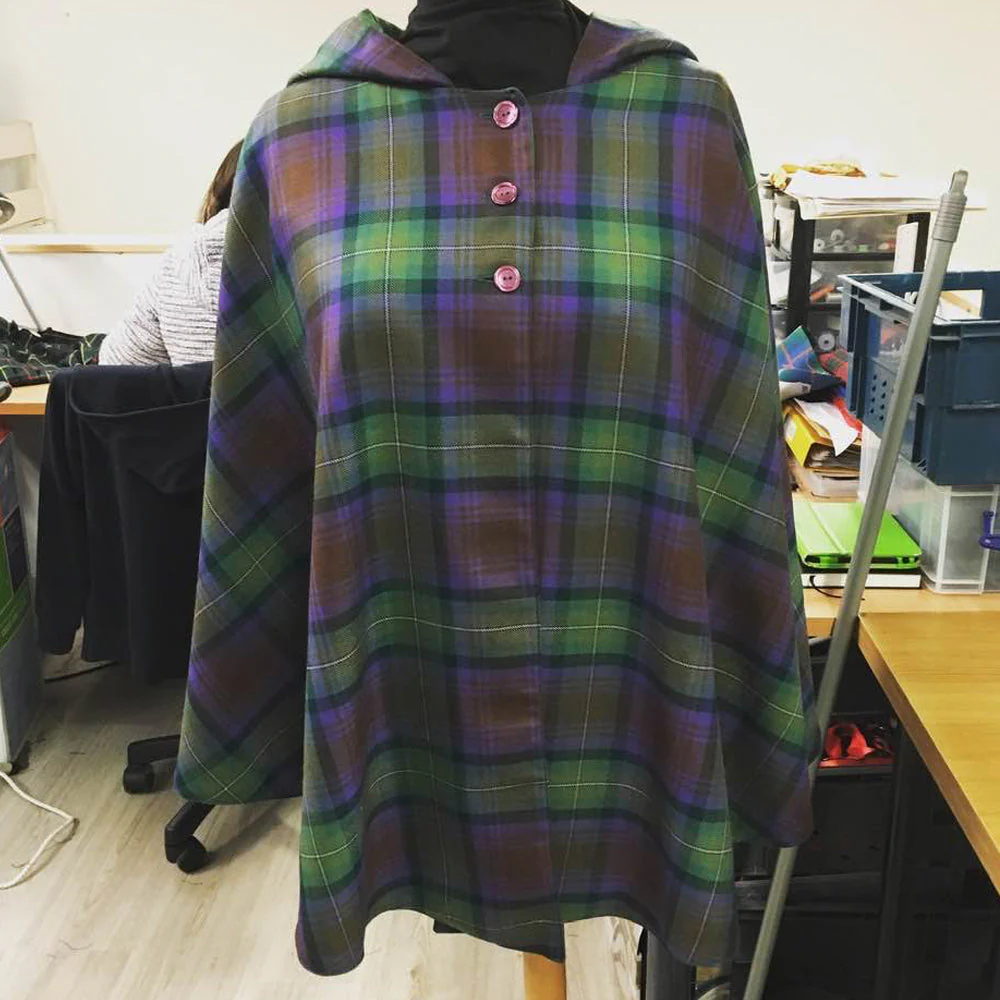 Tartan Hooded Cape - Pick your tartan - Image 3
