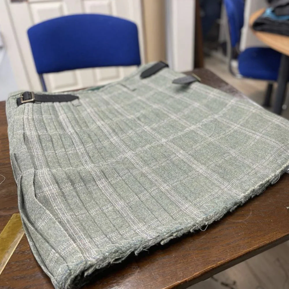 Woodpecker Tweed Hand Stitched Kilt - Image 3