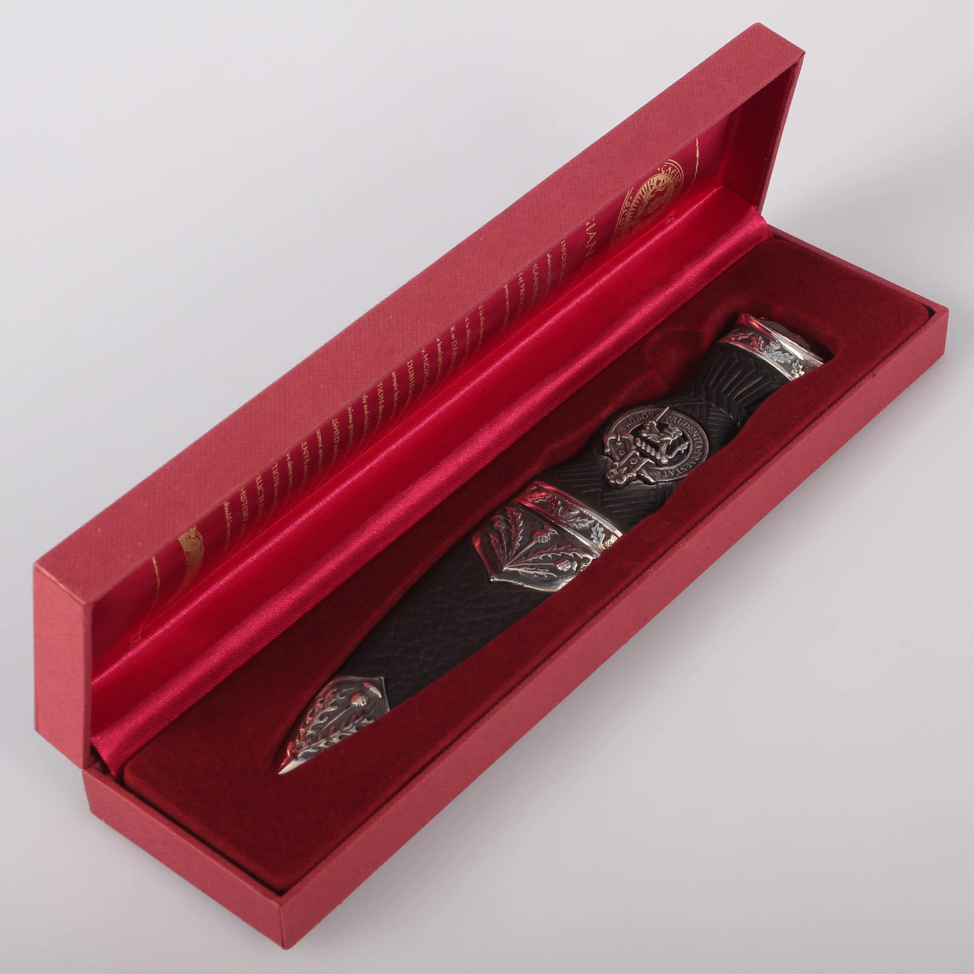 Young Clan Crest Sgian Dubh - Stone Top - Image 3